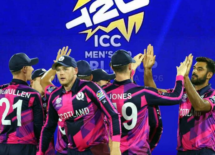 প্রস্তুতির অভাব ও স্পনসরহীন জার্সি: সঙ্কটে স্কটিশ ক্রিকেট প্রশাসন