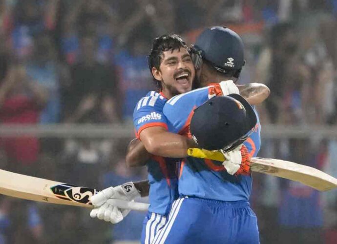 ঈশানের বিধ্বংসী শতরান ও অর্শদীপের ৫ উইকেট: নিউজিল্যান্ডকে উড়িয়ে সিরিজ ভারতের