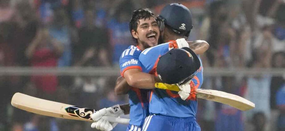 ঈশানের বিধ্বংসী শতরান ও অর্শদীপের ৫ উইকেট: নিউজিল্যান্ডকে উড়িয়ে সিরিজ ভারতের ঈশানের বিধ্বংসী শতরান ও অর্শদীপের ৫ উইকেট: নিউজিল্যান্ডকে উড়িয়ে সিরিজ ভারতের