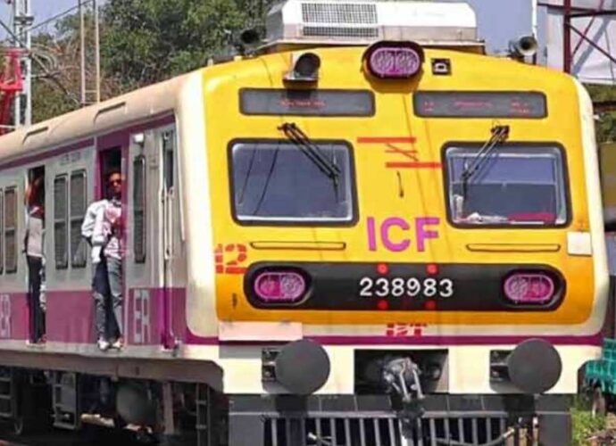 রেল পরিষেবায় বিঘ্ন: কারণ ও সময়সূচি