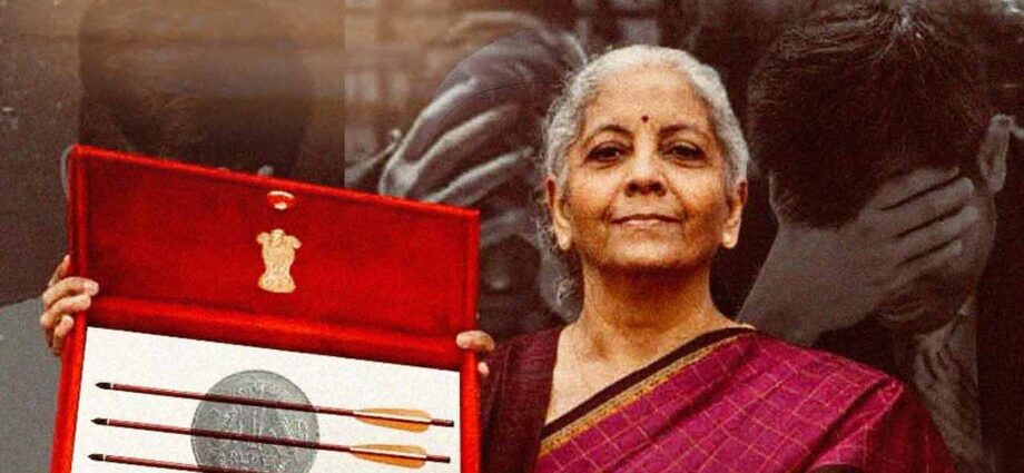 বাজেটে মধ্যবিত্তের ঝুলি শূন্য, করের ধাক্কায় রক্তক্ষরণ শেয়ার বাজারে; ‘মিথ্যার জঞ্জাল’ বলে কটাক্ষ মমতার