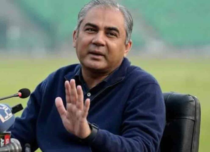বয়কট বিতর্ক অতীত: পাক ক্রিকেটারদের ‘পেপ টক’ দিতে কলম্বোয় মহসিন নকভি