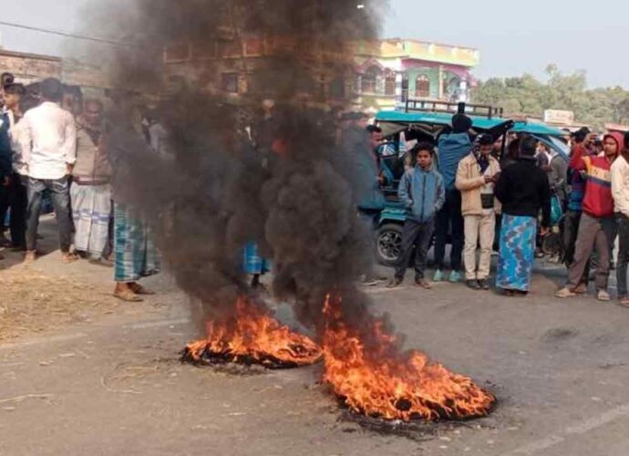 বেলডাঙা হিংসা: ২৬ ফেব্রুয়ারির মধ্যে এনআইএ-কে কেস ডায়েরি হস্তান্তরের নির্দেশ আদালতের বেলডাঙা হিংসা: ২৬ ফেব্রুয়ারির মধ্যে এনআইএ-কে কেস ডায়েরি হস্তান্তরের নির্দেশ আদালতের