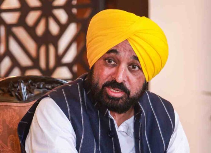 শারীরিক অসুস্থতা নিয়ে হাসপাতালে ভর্তি পাঞ্জাবের মুখ্যমন্ত্রী ভগবন্ত মান; স্থিতিশীল রয়েছেন বলে জানাল কর্তৃপক্ষ