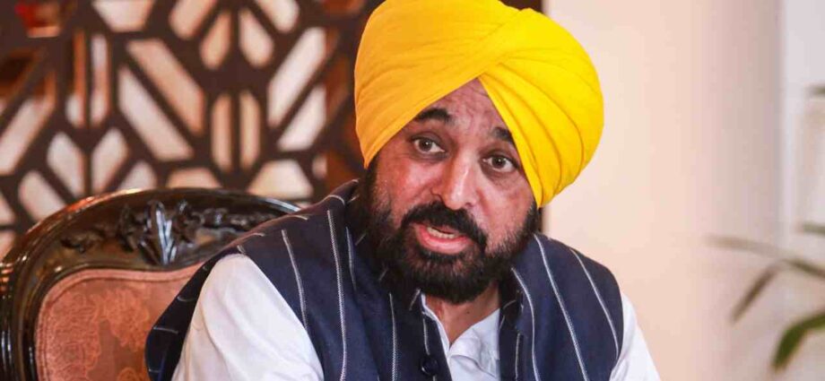 শারীরিক অসুস্থতা নিয়ে হাসপাতালে ভর্তি পাঞ্জাবের মুখ্যমন্ত্রী ভগবন্ত মান; স্থিতিশীল রয়েছেন বলে জানাল কর্তৃপক্ষ