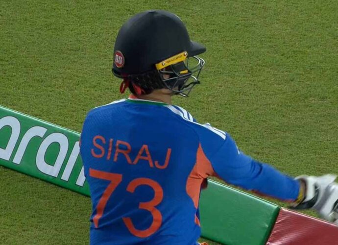 রহস্যময় জার্সি বদল: অর্শদীপ থেকে সিরাজ