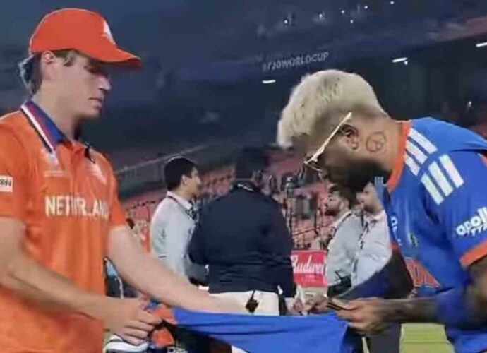 হার্দিক-বুমরাহদের ‘স্পোর্টসম্যান স্পিরিট’: ম্যাচ শেষে ডাচ ক্রিকেটারদের জার্সি উপহার ভারতীয় তারকাদের