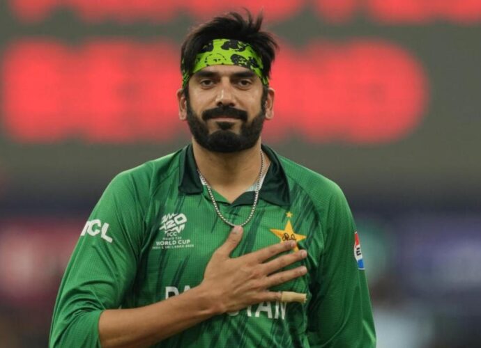 পাকিস্তান বধে আত্মবিশ্বাসী কিউয়িরা: ‘চেনা প্রতিপক্ষ’ নিয়ে হুঙ্কার মার্ক চ্যাপম্যানের