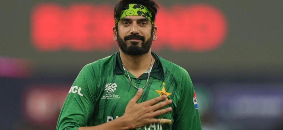 পাকিস্তান বধে আত্মবিশ্বাসী কিউয়িরা: ‘চেনা প্রতিপক্ষ’ নিয়ে হুঙ্কার মার্ক চ্যাপম্যানের