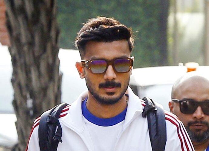 প্রোটিয়াদের বিরুদ্ধে কেন বাদ পড়লেন অক্ষর? বিতর্ক সামলাতে মুখ খুললেন ব্যাটিং কোচ কোটাক