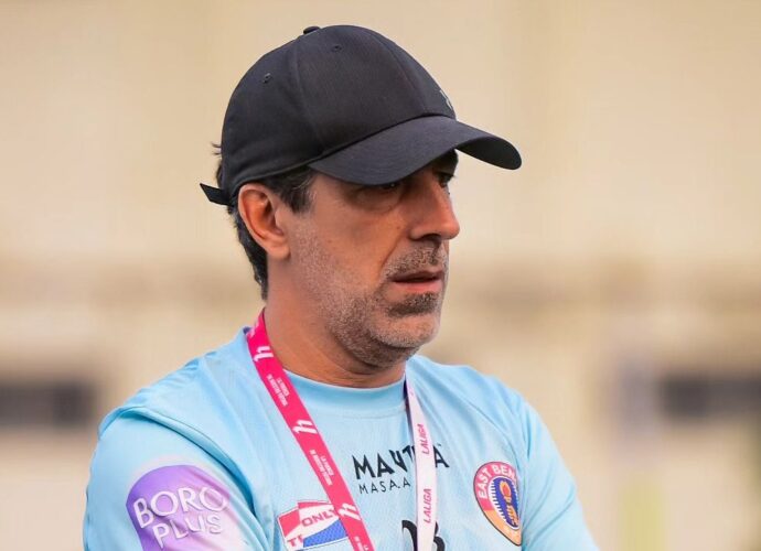 জয়ের হ্যাটট্রিকের সামনে ইস্টবেঙ্গল: জামশেদপুর ম্যাচের আগে ‘ফাটল’ জল্পনা ওড়ালেন ব্রুজ়ো