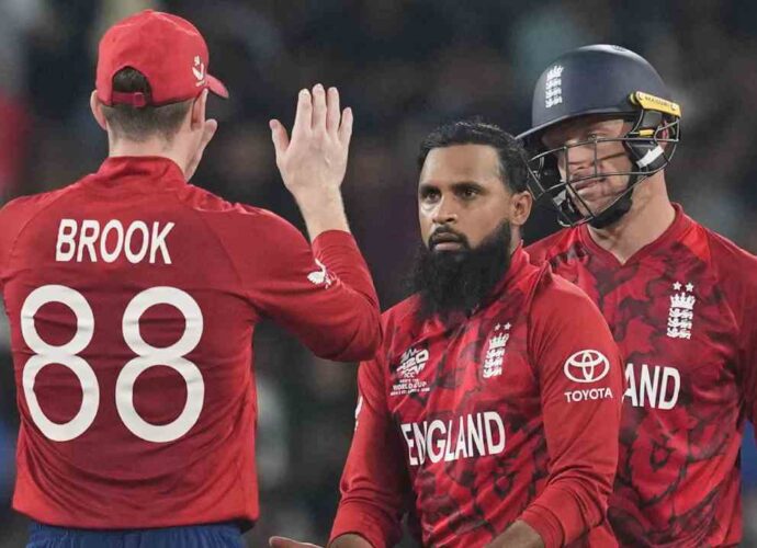 গ্লেন ফিলিপ্সের এক ওভারে ২২ রান: কিউয়িদের হারিয়ে পাকিস্তানের সেমিফাইনালের আশা বাঁচিয়ে রাখল ইংল্যান্ড