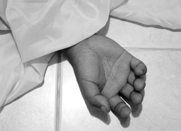 জ্বালানির কাঠ শুকানো নিয়ে তুতো ভাইদের বিবাদ, মুর্শিদাবাদে লাঠির আঘাতে প্রাণ গেল দাদার