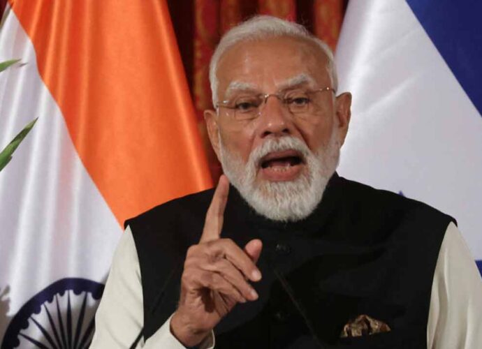 এলপিজি সংকট: আতঙ্ক ও কালোবাজারি রুখতে কড়া বার্তা প্রধানমন্ত্রীর, কথা বললেন ইরান প্রেসিডেন্টের সঙ্গে