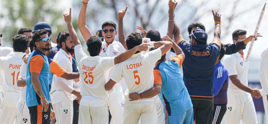 শৃঙ্খলা ও অনুশাসনের ‘অজয়’ ফর্মুলা