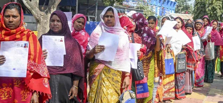 উত্তরবঙ্গ ও সংখ্যালঘু অধ্যুষিত জেলায় সর্বোচ্চ ‘বিবেচনাধীন’ নাম