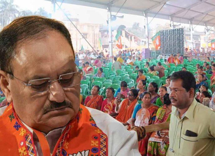 নড্ডার ভাষণ চলাকালীনই মাঠ ছাড়লেন জনতা: কৃষ্ণনগরে অস্বস্তিতে বিজেপি, শুরু রাজনৈতিক তরজা