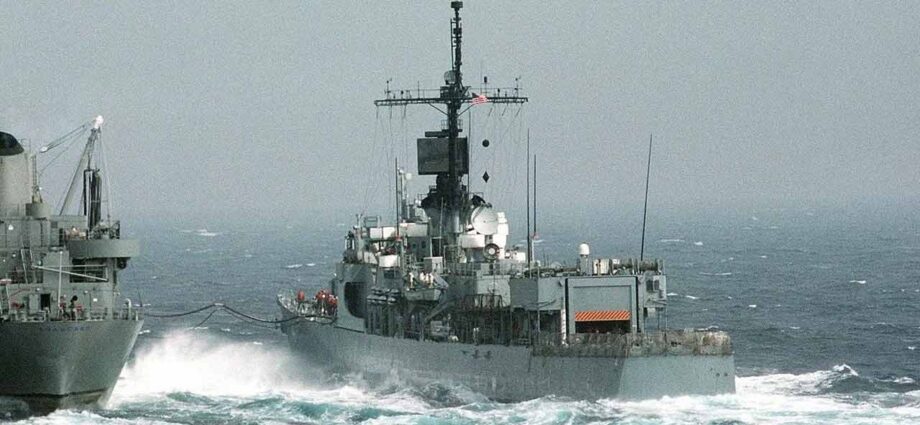 শ্রীলঙ্কা উপকূলে ইরানি রণতরীতে মার্কিন হামলা: উদ্ধারকাজে সক্রিয় ভারতীয় নৌবাহিনী