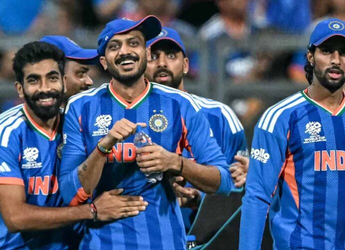 সেমিফাইনালে রুদ্ধশ্বাস জয়: ইংল্যান্ডকে হারিয়ে টি-টোয়েন্টি বিশ্বকাপের ফাইনালে ভারত