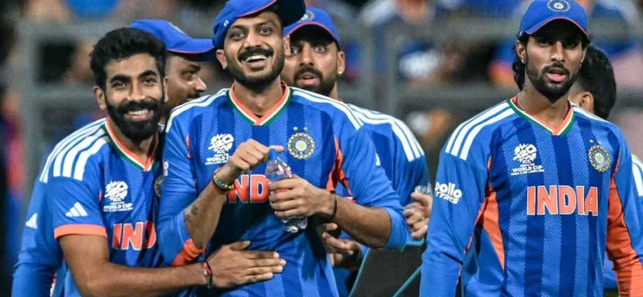 সেমিফাইনালে রুদ্ধশ্বাস জয়: ইংল্যান্ডকে হারিয়ে টি-টোয়েন্টি বিশ্বকাপের ফাইনালে ভারত