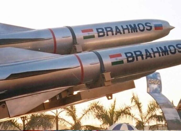 বিশ্ববাজারে বাড়ছে ভারতীয় অস্ত্রের দাপট: ব্রহ্মস ক্ষেপণাস্ত্র কিনতে দিল্লির সঙ্গে চুক্তি ইন্দোনেশিয়ার
