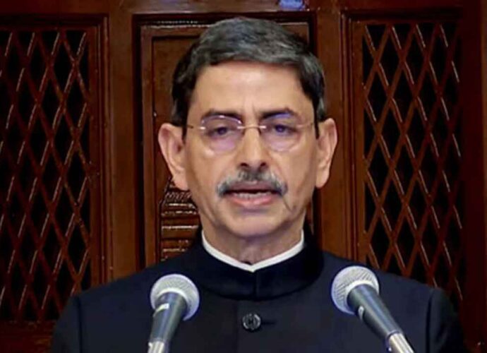 রাজভবনে বৃহস্পতিবার রাজ্যপাল হিসেবে আরএন রবির শপথ: উপস্থিত থাকবেন কি মুখ্যমন্ত্রী?