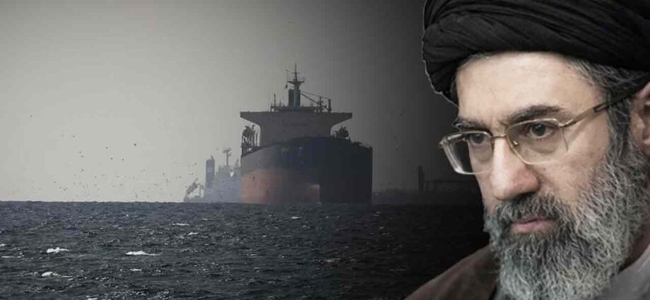 জখম হওয়ার খবরের মাঝেই মোজ়তবার কড়া বার্তা: ‘প্রতিশোধ’ ও ‘হরমুজ় অবরোধ’ জারি রাখার ঘোষণা ইরানের