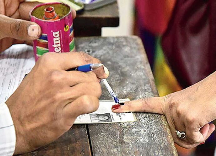 রাজ্যে প্রশাসনিক রদবদলে নির্বাচন কমিশনের বড় পদক্ষেপ: একযোগে অপসারিত ৭৩ রিটার্নিং অফিসার