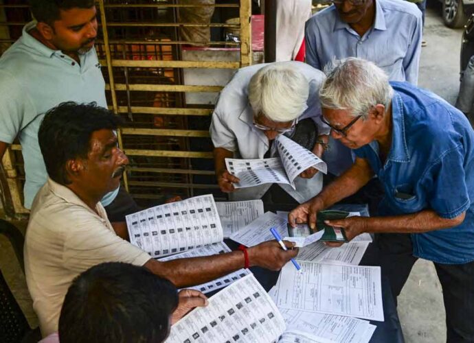 রাজ্যে প্রকাশ পেল তৃতীয় অতিরিক্ত ভোটার তালিকা: ৩৮ লক্ষ নামের নিষ্পত্তি করল কমিশন