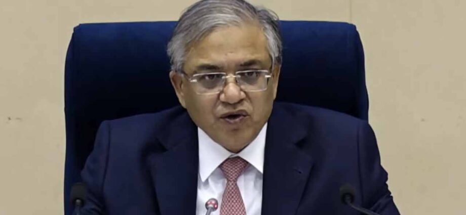 বাংলায় দু’দফায় ভোট, ৪ মে ফলাফল: বিধানসভা নির্বাচনের নির্ঘণ্ট ঘোষণা করল কমিশন