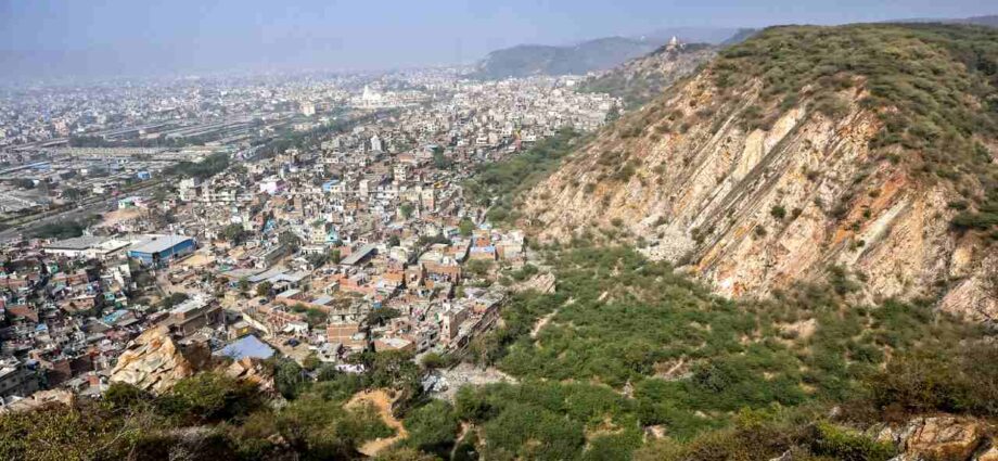 অরাবলীর ‘সংজ্ঞা’ নির্ধারণে বিশেষজ্ঞ কমিটিতে সম্মতি কেন্দ্রের, সুপ্রিম কোর্টে জমা পড়ল সদস্যদের তালিকা