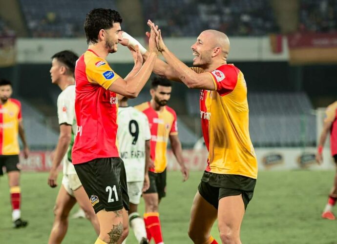 মহমেডানকে নিয়ে ছেলেখেলা ইস্টবেঙ্গলের: যুবভারতীতে ৭ গোলের মহোৎসবে ইতিহাস গড়ল লাল-হলুদ