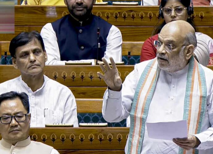 ২০২৬-এর ডেডলাইন স্পর্শের আগেই ‘নকশালমুক্ত’ ভারত, লোকসভায় বড় ঘোষণা অমিত শাহের