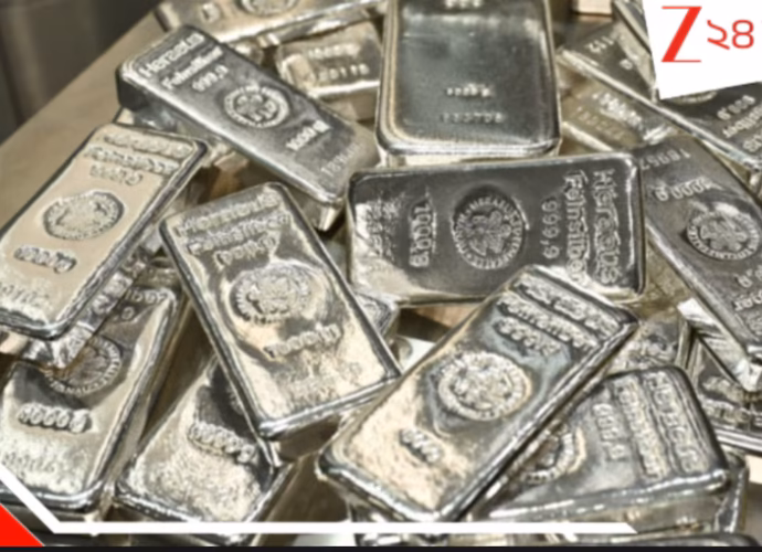 রেকর্ড দরের পর রুপোর বাজারে বড় ধস: একধাক্কায় দাম কমল প্রায় ৫০ শতাংশ, দুশ্চিন্তা বাড়াচ্ছে তেলের দাম