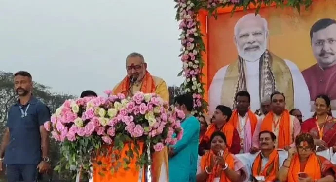 টিএমসি গুন্ডাদের উল্টো করে ঝুলিয়ে দেওয়া হবে: নারায়ণগড়ের সভা থেকে হুঁশিয়ারি গিরিরাজ সিং-এর