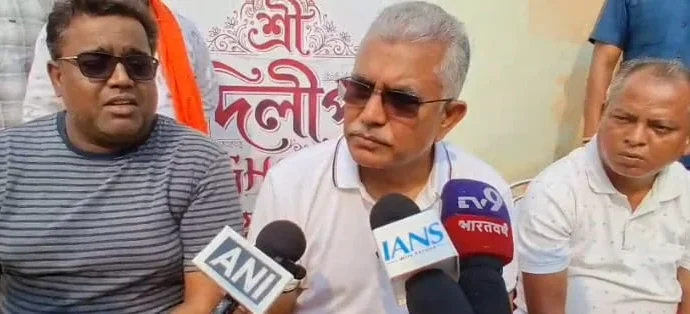 ‘উন্নয়ন নয়, লুটপাটি তৃণমূলের লক্ষ্য’, খড়্গপুরের চা-চক্র থেকে রাজ্য সরকারকে কড়া আক্রমণ দিলীপ ঘোষের