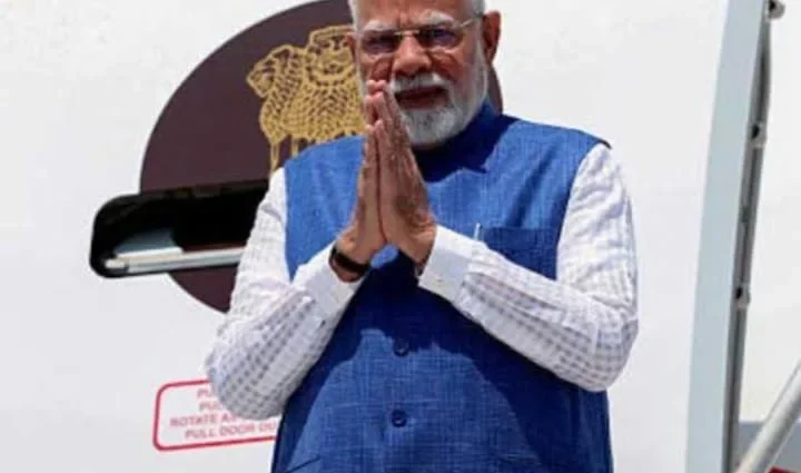 পবন চামলিংয়ের রেকর্ড ভেঙে অনন্য উচ্চতায় নরেন্দ্র মোদী: ভারতের দীর্ঘতম মেয়াদির সরকারপ্রধান