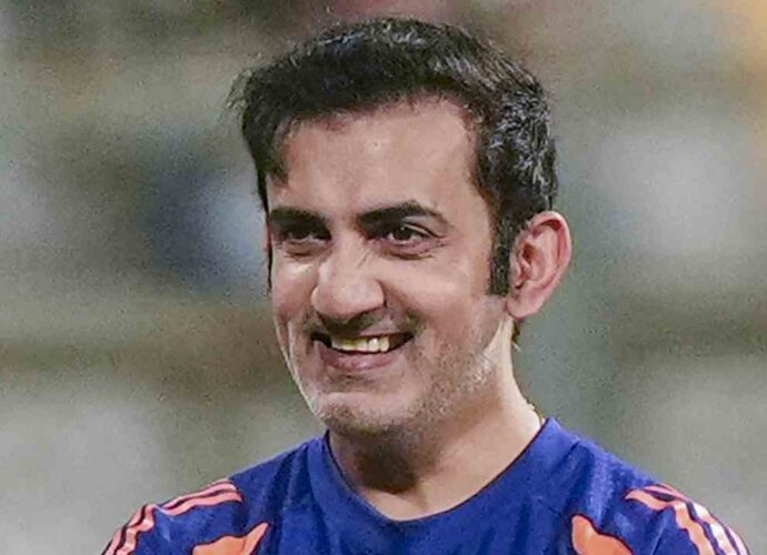 বিসিসিআইয়ের কাছে চুক্তির মেয়াদ বৃদ্ধির আবেদন গৌতম গম্ভীরের, অধিনায়ক হিসেবে ‘অনড়’ সূর্যর পক্ষে