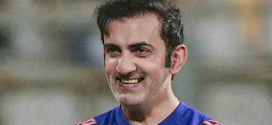 বিসিসিআইয়ের কাছে চুক্তির মেয়াদ বৃদ্ধির আবেদন গৌতম গম্ভীরের, অধিনায়ক হিসেবে ‘অনড়’ সূর্যর পক্ষে