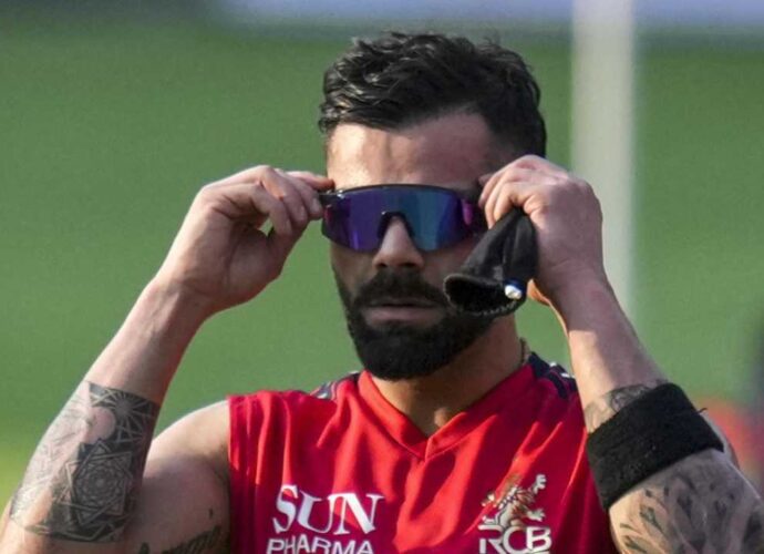 শৈশবের স্মৃতি ও গুরুর প্রতি শ্রদ্ধা: দিল্লির ক্রিকেট অ্যাকাডেমির উদ্বোধন করলেন বিরাট কোহলি