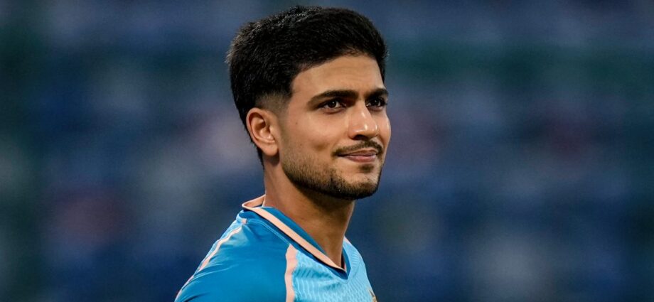 নতুন রূপে শুভমন: ‘ক্লিন শেভ’ লুক ছেড়ে দাড়ি-গোঁফে ধরা দিলেন গুজরাত অধিনায়ক