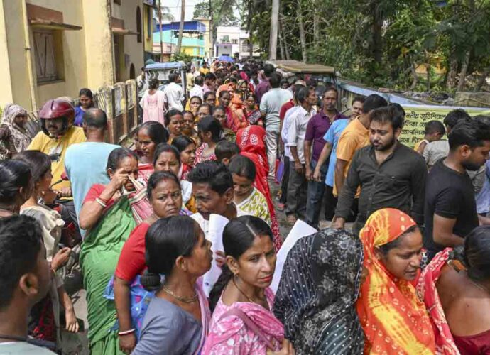ভোটার তালিকা থেকে বিপুল নাম ছাঁটাই: শীর্ষে মুর্শিদাবাদ, শমসেরগঞ্জেই বাদ পড়ল ৯১ হাজার নাম