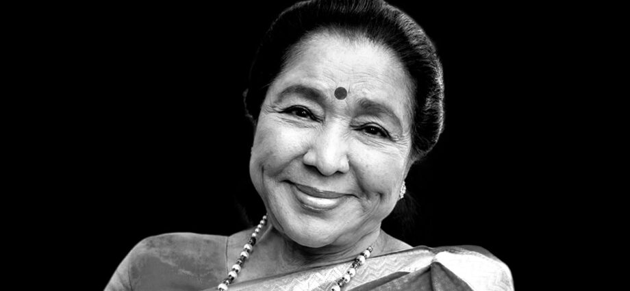 সুরলোকে কিংবদন্তি আশা ভোঁসলে: ৯২ বছর বয়সে অবসান এক স্বর্ণযুগের