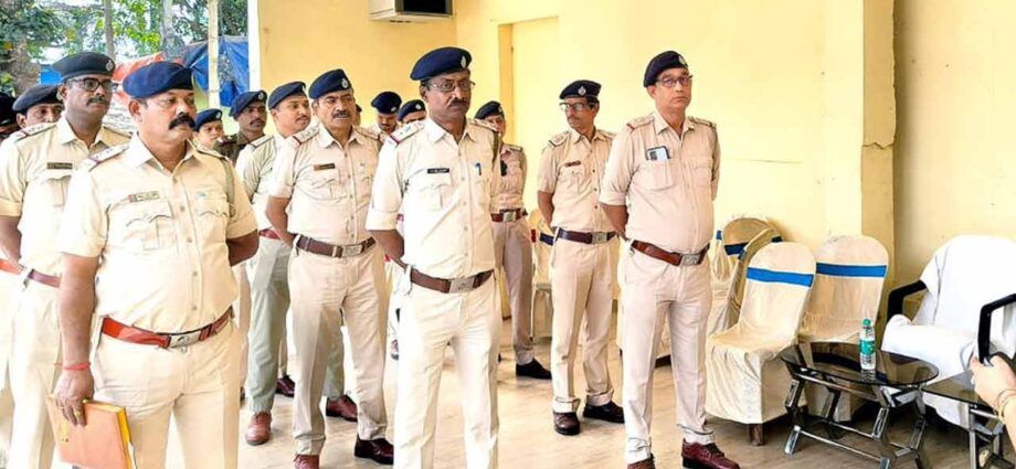 প্রথম দফার ভোটে ৪০ হাজার রাজ্য পুলিশ: মুর্শিদাবাদে সর্বাধিক মোতায়েন, বুথ পাহারায় প্রাধান্য কেন্দ্রীয় বাহিনীরই