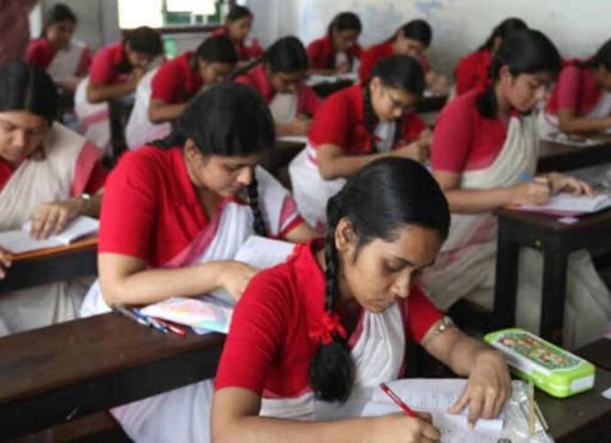 ভোট মিটতেই মাধ্যমিকের ফলপ্রকাশ: ৮ মে প্রকাশিত হচ্ছে ফলাফল, প্রস্তুত হচ্ছে সাড়ে ৯ লক্ষ পরীক্ষার্থীর মার্কশিট