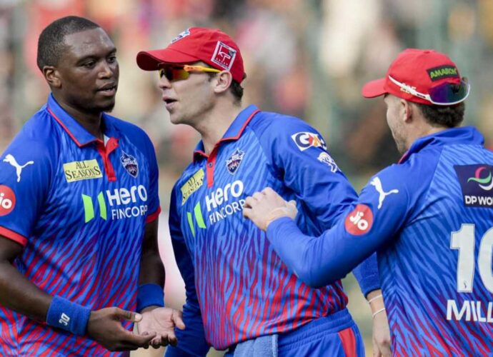 আইপিএলে জয়ে ফিরল দিল্লি ক্যাপিটালস: শেষ ওভারে মিলারের ঝড়ে বেঙ্গালুরুতে জয় রাহুলের দলের