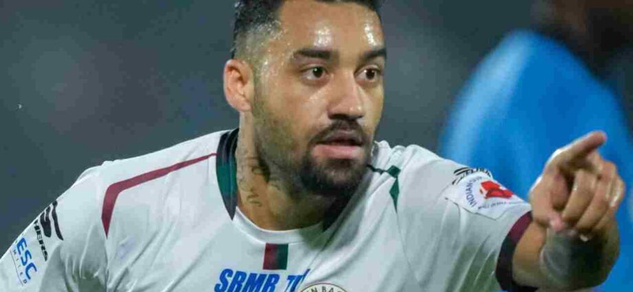 দুর্যোগপূর্ণ আবহাওয়া ও মাঠের প্রতিকূলতা জয়, নর্থইস্টকে হারিয়ে ফের আইএসএলের শীর্ষে মোহনবাগান