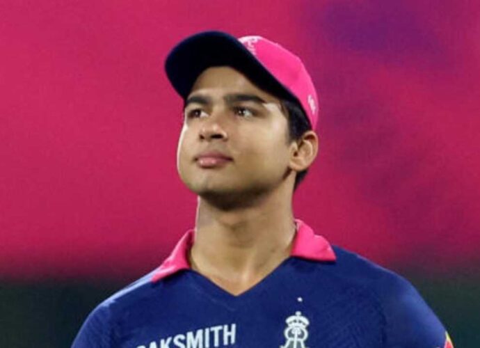 ক্যাচ মিসের মহড়ায় জয়ের ছন্দপতন, রাজস্থানকে হারিয়ে রোমাঞ্চকর জয় হায়দরাবাদের