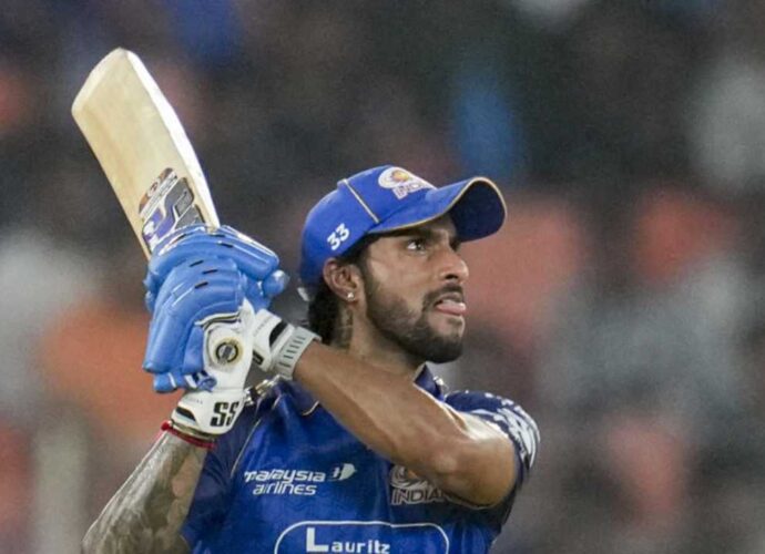 আইপিএলে তিলক বর্মার বিধ্বংসী শতরান: গুজরাতের বিরুদ্ধে বড় স্কোরে মুম্বই