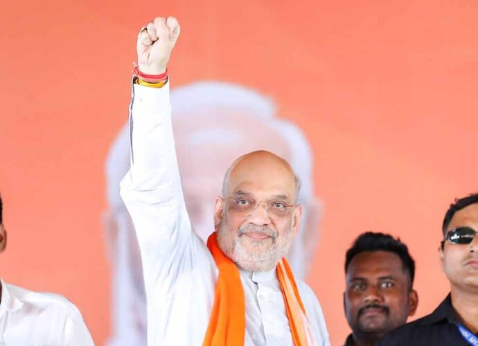 ভোটের দিন প্রচারের চেয়ে ‘ভোট করানো’তে বেশি গুরুত্ব অমিত শাহের, কন্ট্রোল রুম থেকে নজরদারি বিজেপির চাণক্যের